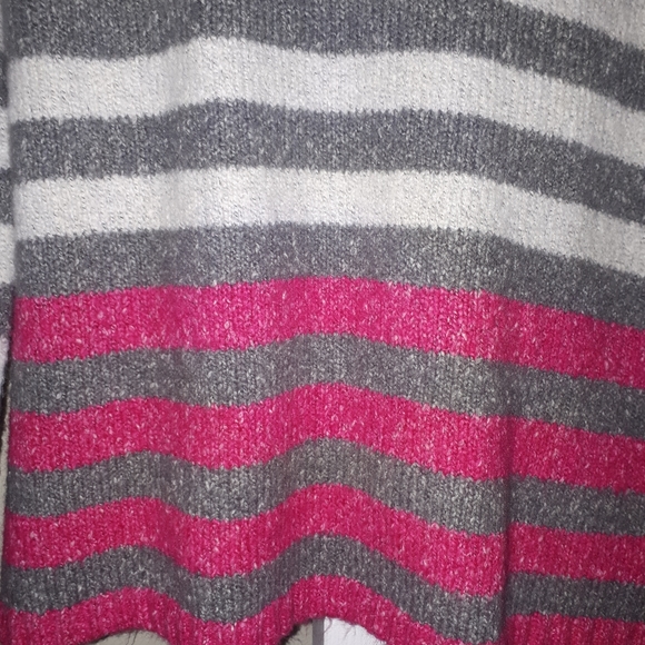 Women's Sweater (Ricki's) - Picture 4 of 6